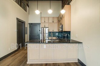 124 Monroe Ave in Memphis, TN - Building Photo - Building Photo