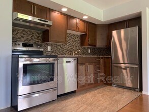 891 Westview Way in West Kelowna, BC - Building Photo - Building Photo
