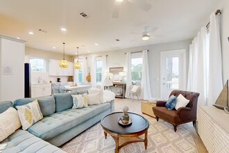 2700 Lagoon Mnr Dr in Panama City Beach, FL - Building Photo - Building Photo
