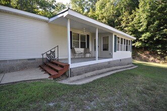 237 Lakeshore Dr in New Concord, KY - Building Photo - Building Photo