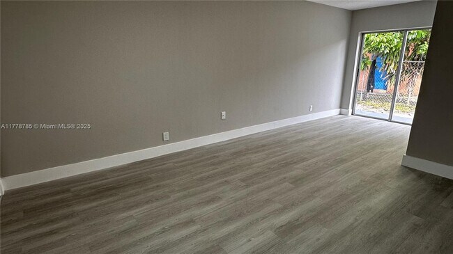 4101 NW 30th Terrace in Lauderdale Lakes, FL - Building Photo - Building Photo