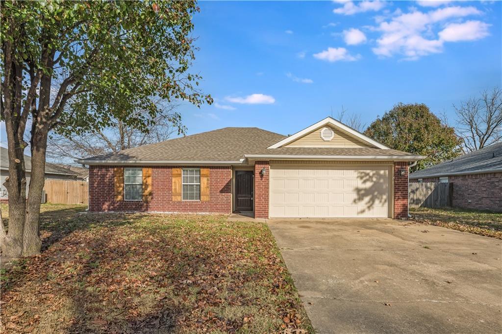 804 Tyler St in Centerton, AR - Building Photo