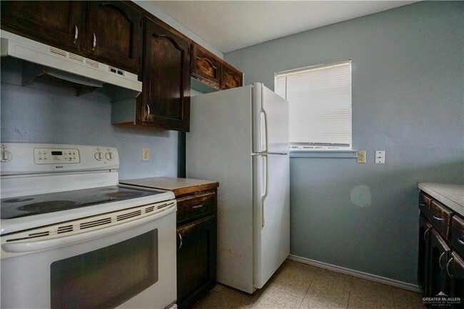 104 Carlotta St-Unit -2 in Mission, TX - Building Photo - Building Photo