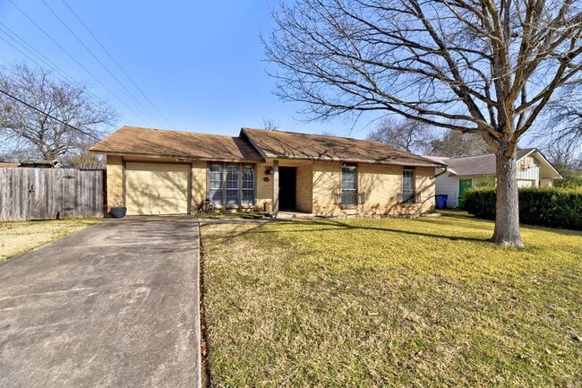 500 Thistlewood Dr in Austin, TX - Building Photo - Building Photo