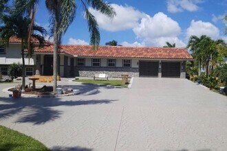 11081 SW 30th Ct in Davie, FL - Foto de edificio - Building Photo