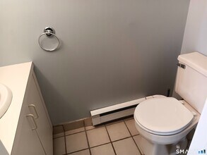 585 Park Rd in Waterbury, CT - Building Photo - Building Photo