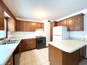 5716 W 71st St in Overland Park, KS - Building Photo - Building Photo
