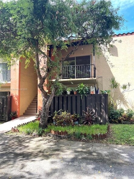 10822 N Kendall Dr, Unit S14 in Miami, FL - Building Photo - Building Photo