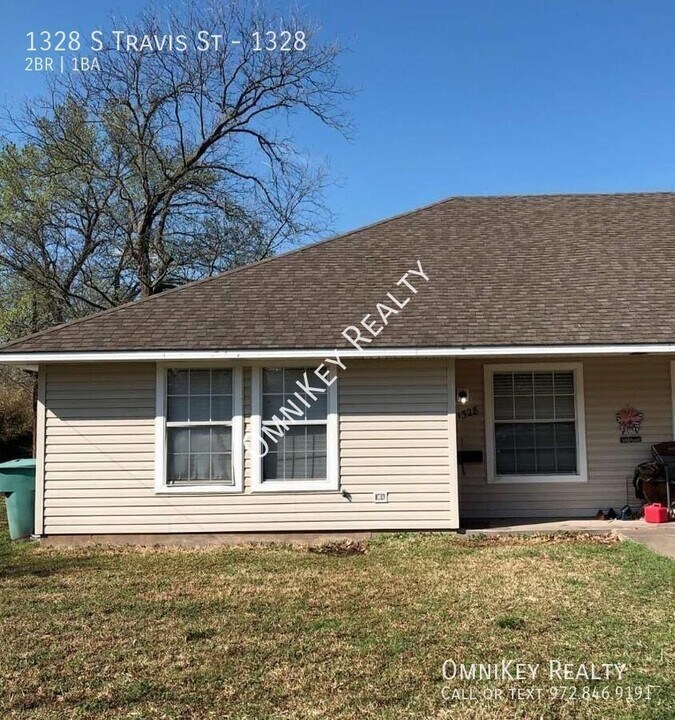 1328 S Travis St in Sherman, TX - Building Photo