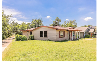 8312 Granis St in Dallas, TX - Building Photo - Building Photo