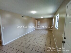 704 Melody Ln in Dothan, AL - Building Photo - Building Photo
