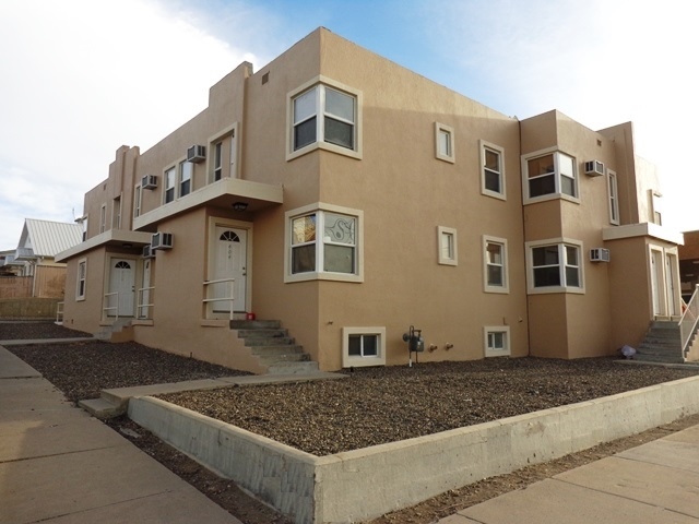 109 E 4th St in Winnemucca, NV - Foto de edificio