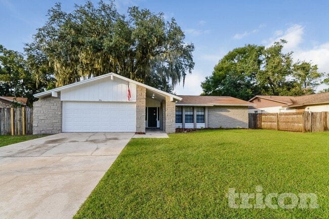 property at 816 Centerwood Ct