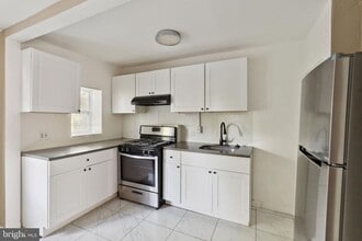 358 E Upsal St in Philadelphia, PA - Building Photo - Building Photo