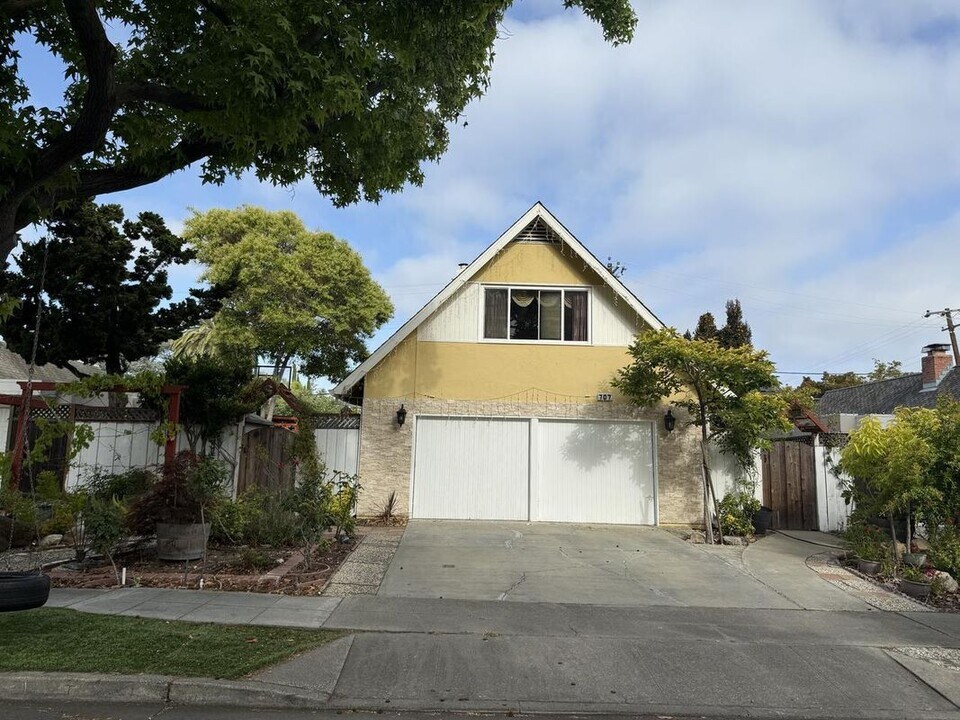 707 Pierino Ave in Sunnyvale, CA - Building Photo