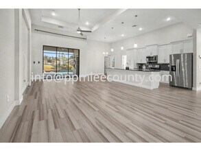 239 SE 11th Terrace in Cape Coral, FL - Building Photo - Building Photo