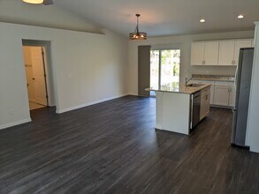 5900 Cazler Ave in North Port, FL - Foto de edificio - Building Photo