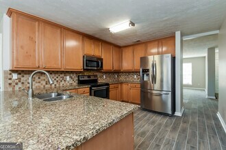 4287 Sanders Rd in Powder Springs, GA - Building Photo - Building Photo