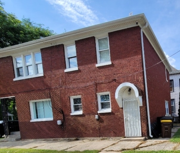 629 Kent St