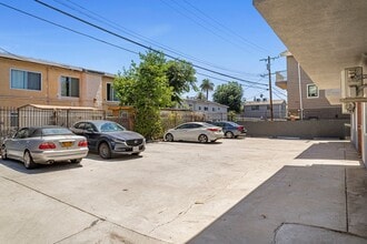 Trojan House in Los Angeles, CA - Building Photo - Building Photo