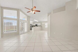 204 Kingshill Ct SE in Winter Haven, FL - Building Photo
