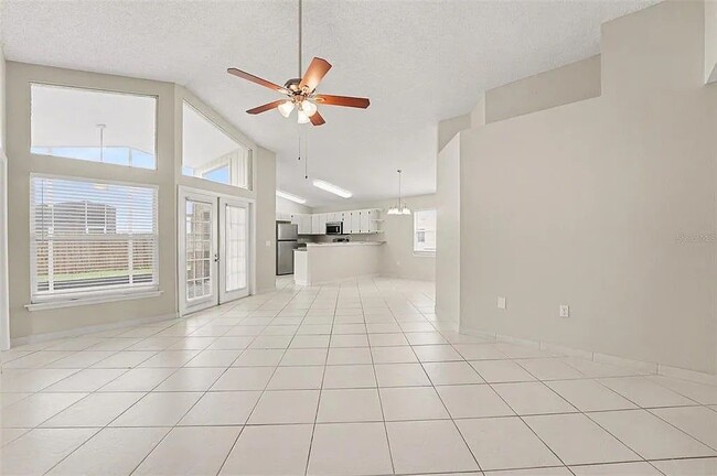 property at 204 Kingshill Ct SE