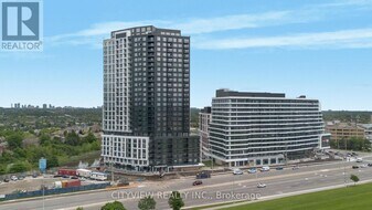 2495 Eglinton Ave W in Mississauga, ON - Building Photo