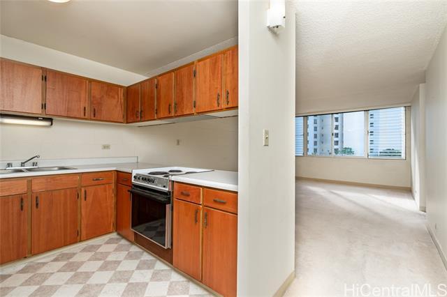 5122 Likini St in Honolulu, HI - Foto de edificio - Building Photo