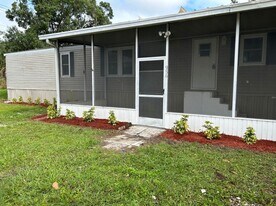 956 Southern Ave in Lakeland, FL - Building Photo