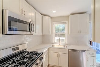 1517 W Saratoga St in Ferndale, MI - Building Photo - Building Photo