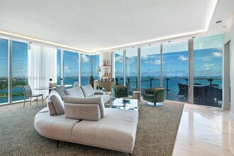 700 NE 26th Terrace in Miami, FL - Building Photo - Building Photo