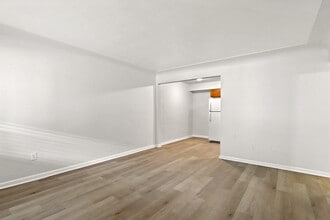 Parklane Apartments in Denver, CO - Building Photo - Building Photo