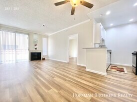 1325 N Sierra Bonita Ave in West Hollywood, CA - Building Photo