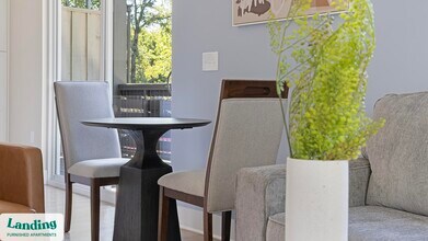 1000 Forestview Dr in Oakwood, GA - Building Photo - Building Photo