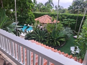 912 NE 81st St, Unit Coral Palazo 2 in Miami, FL - Foto de edificio - Building Photo