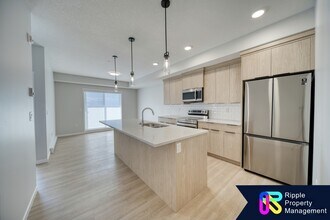 19489 Main St SE in Calgary, AB - Building Photo - Building Photo