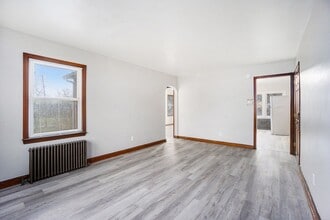 74 Union St S in Battle Creek, MI - Building Photo - Building Photo