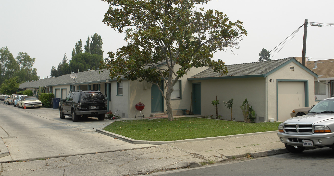 414-418 Lawton St in Antioch, CA - Building Photo