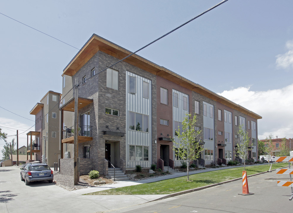 Rowhomes in Denver, CO - Foto de edificio