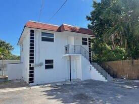 302 N Tamarind Ave in West Palm Beach, FL - Building Photo