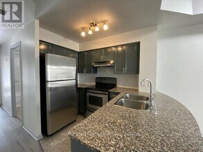 36-536 Stadium Rd in Toronto, ON - Building Photo - Building Photo