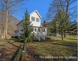 2345 Fern Walk in Macatawa, MI - Building Photo