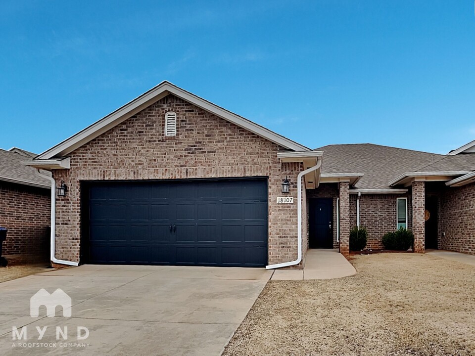 18107 Manera Wy in Edmond, OK - Building Photo