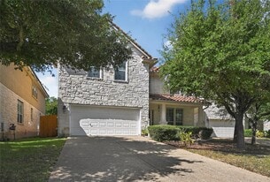 15512 Interlachen Dr in Austin, TX - Building Photo