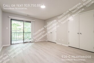 916 Hearthridge Ct in Raleigh, NC - Building Photo - Building Photo