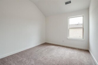 3744 Queen Rd in Sherman, TX - Building Photo - Building Photo