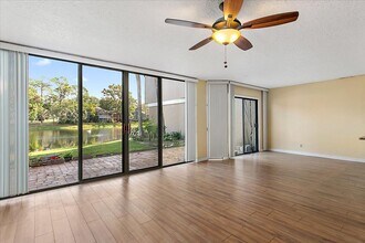 6151 Lake Tahoe Dr in Jacksonville, FL - Building Photo - Building Photo