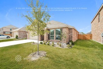 141 Magnolia Dr in Sanger, TX - Building Photo - Building Photo