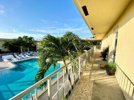 731 Hummingbird Way in North Palm Beach, FL - Building Photo