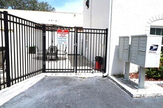 5712 Townhouse Dr in New Port Richey, FL - Building Photo - Building Photo